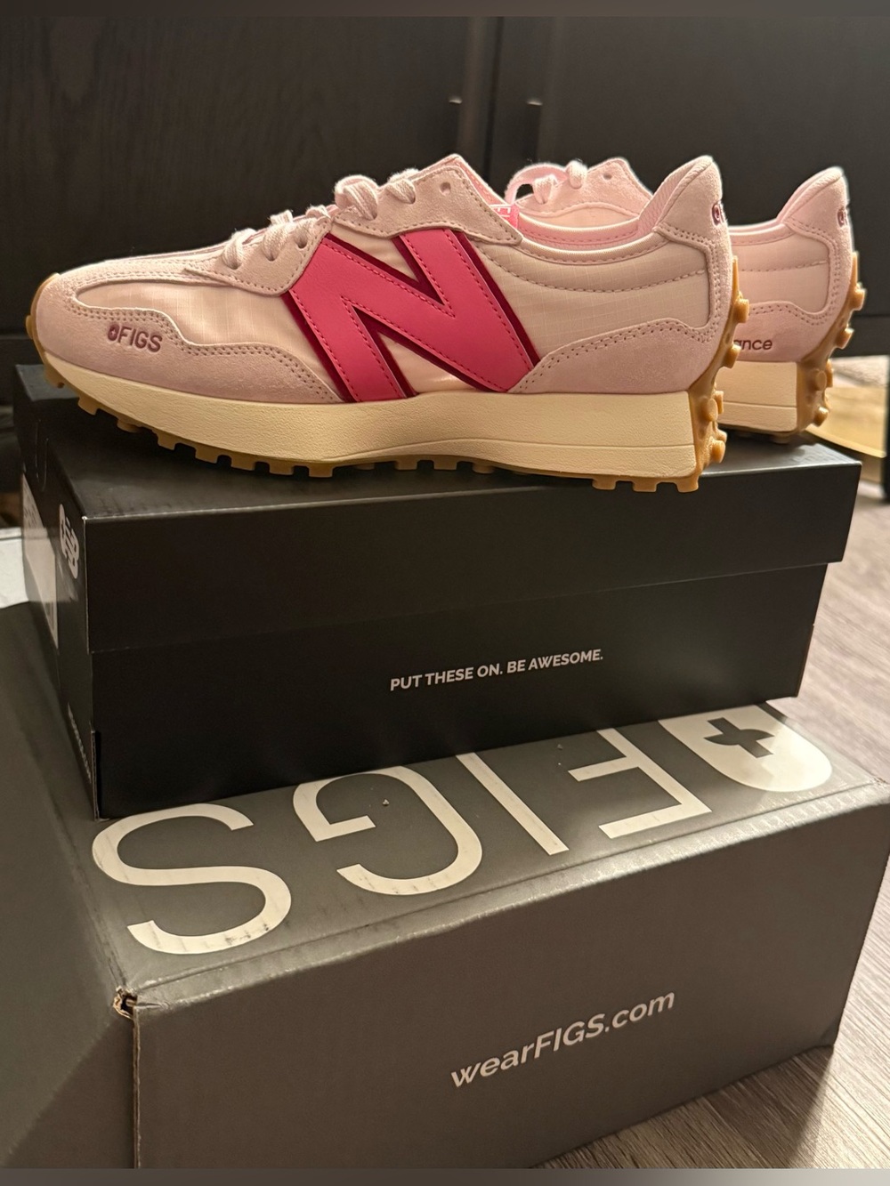 New Balance Figs Pink 327 Sneakers 8.5